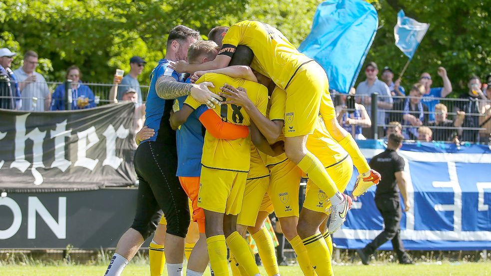 Auf einen ähnlichen Jubeltag wie beim letzten Punktspiel in Braunschweig (4:0-Sieg) hofft Kickers auch für das Spiel am Sonntag. Foto: Privat