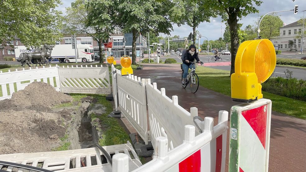 Auch am Pferdemarkt werden derzeit Glasfaserkabel verlegt. Foto: Boschbach