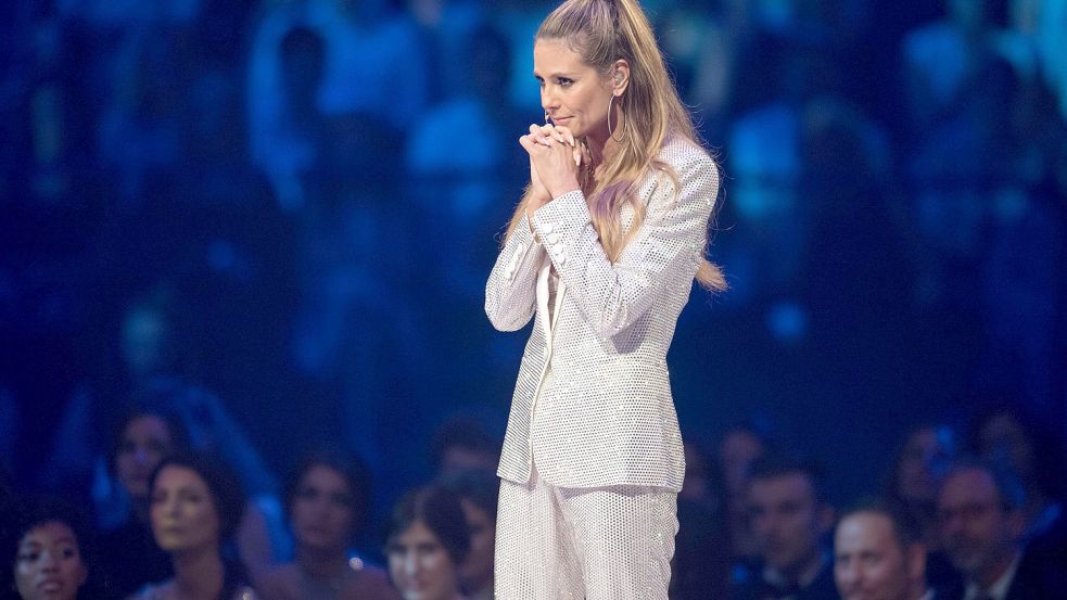 Heidi KLUM Model Jurorin Moderatorin Produzentin ist nachdenklich nachdenkend Germanys next T Foto: Imago Images / Sven Simon