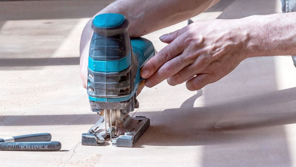 Ein freiwilliges Jahr im Handwerk – bei Verbänden und Politik stößt diese Idee auf Zustimmung. Foto: Büttner/DPA