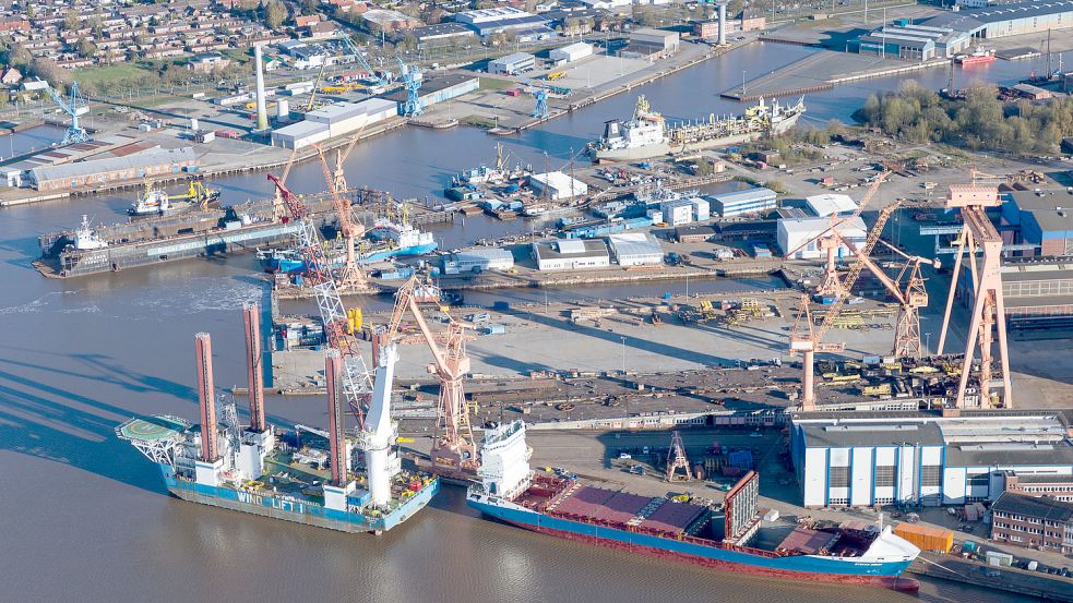 Die Werft Fosen Yard Emden ist aus den ehemaligen Nordseewerken hervorgegangen. Fosen Yard hat am Mittwoch einen Insolvenzantrag gestellt. Foto: Tobias Bruns
