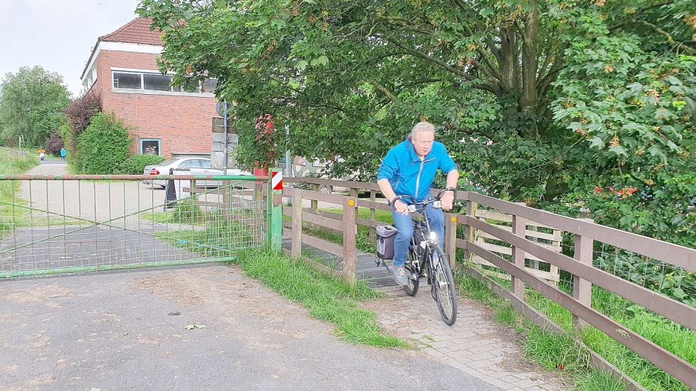 Auch in der Nähe der Paddel- und Pedalstation am Sieltief in Weener ist eine Viehsperre. Foto: Gettkowski