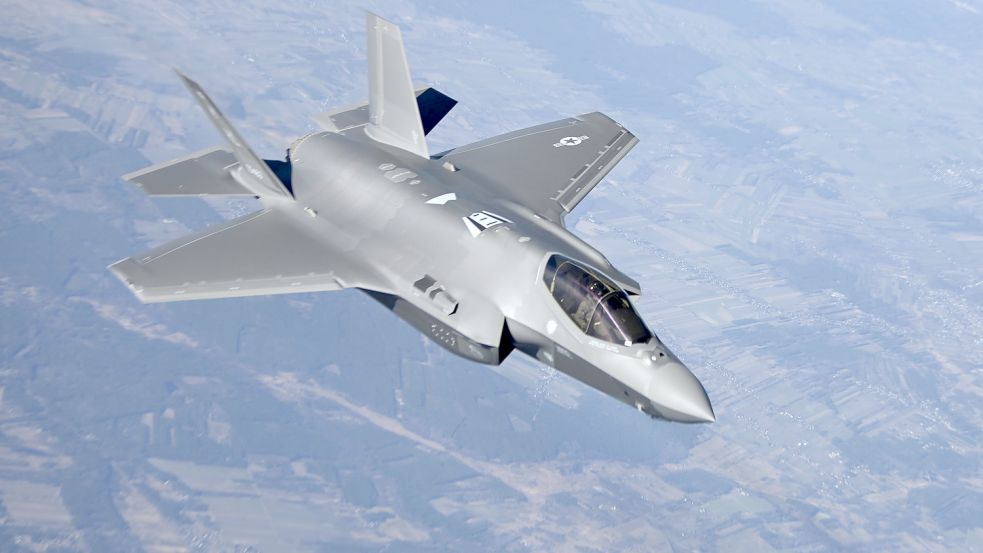 Auch der F-35-Tarnkappenjet steht auf der Einkaufsliste der Bundeswehr, die mit einem 100-Milliarden-Euro -Sondervermögen aufgerüstet werden soll. Foto: Senior Airman Joseph Barron