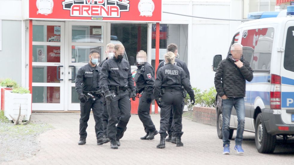 Auch in der VfB-Arena in Wiesmoor gab es vergangene Woche eine Razzia. Foto: Archiv/Noglik