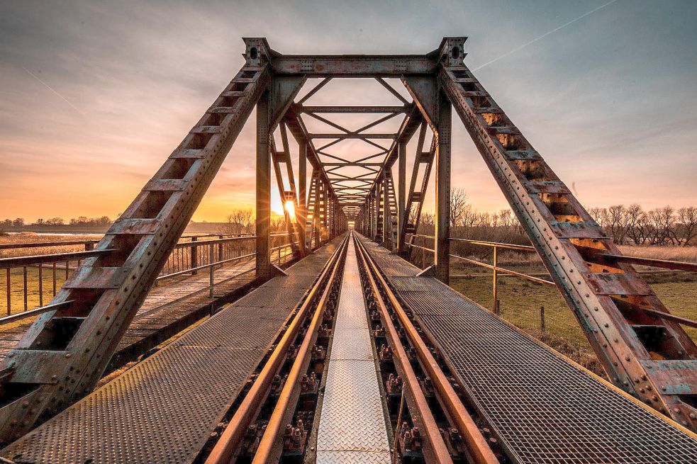 Die Friesenbrücke muss neu gebaut werden. Foto: Cordsen