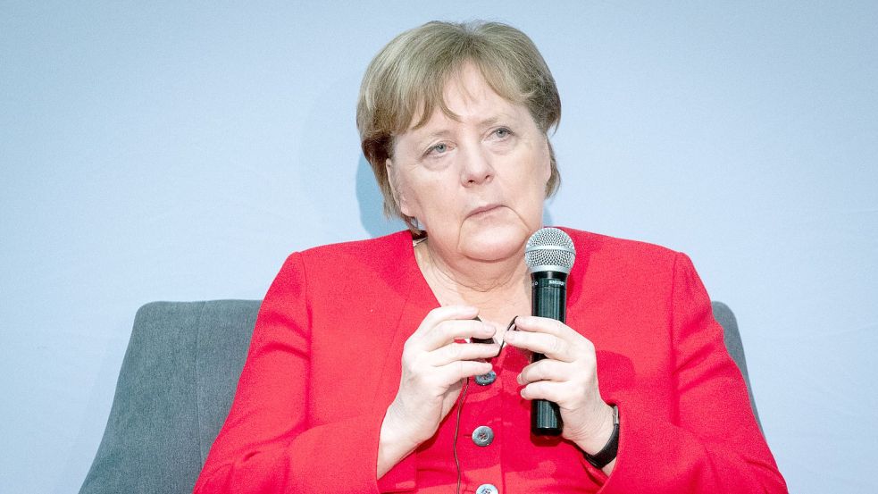 Die damalige Bundeskanzlerin Angela Merkel (CDU) äußerte sich während einer Südafrika-Reise zur Ministerpräsidentenwahl in Thüringen im Februar 2020. Foto: Nietfeld/DPA
