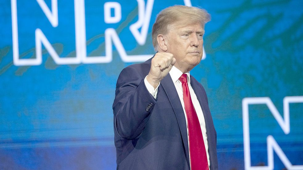 Was ist wichtig für den Erfolg: Intelligent sein oder sich intelligent führen? Das Bild zeigt Ex-US-Präsident Donald Trump. Foto: Imago images/ZUMA Wire