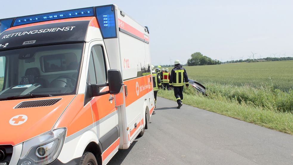 Drei Rettungswagen brachten die Verletzten in umliegende Krankenhäuser. Fotos: Feuerwehr