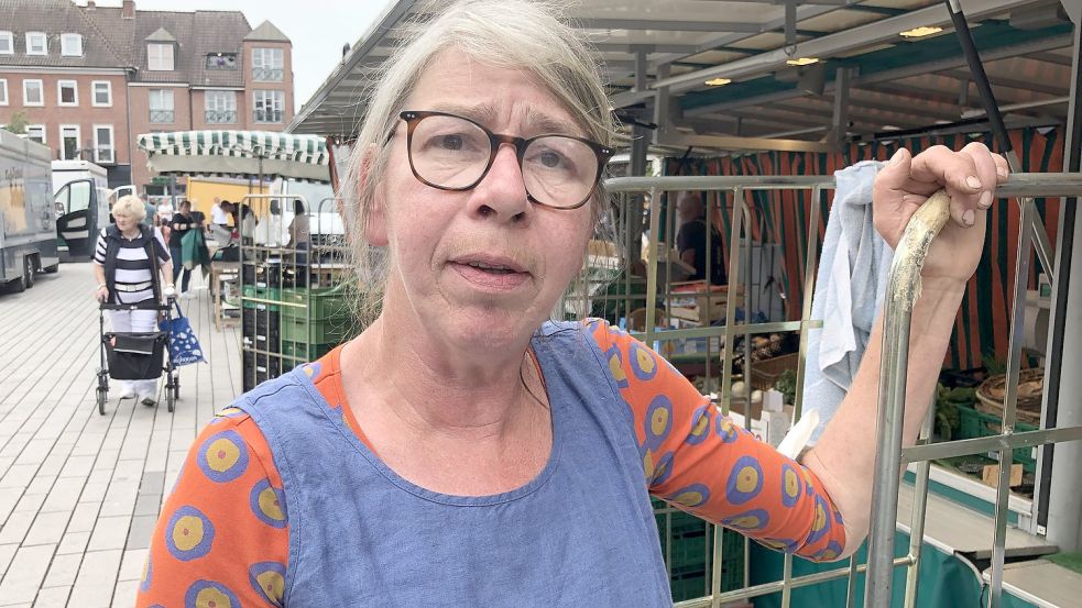 Henriette Freerk ist seit 20 Jahren als Beschickerin mit ihrem Stand auf dem Markt vertreten. Foto: Päschel