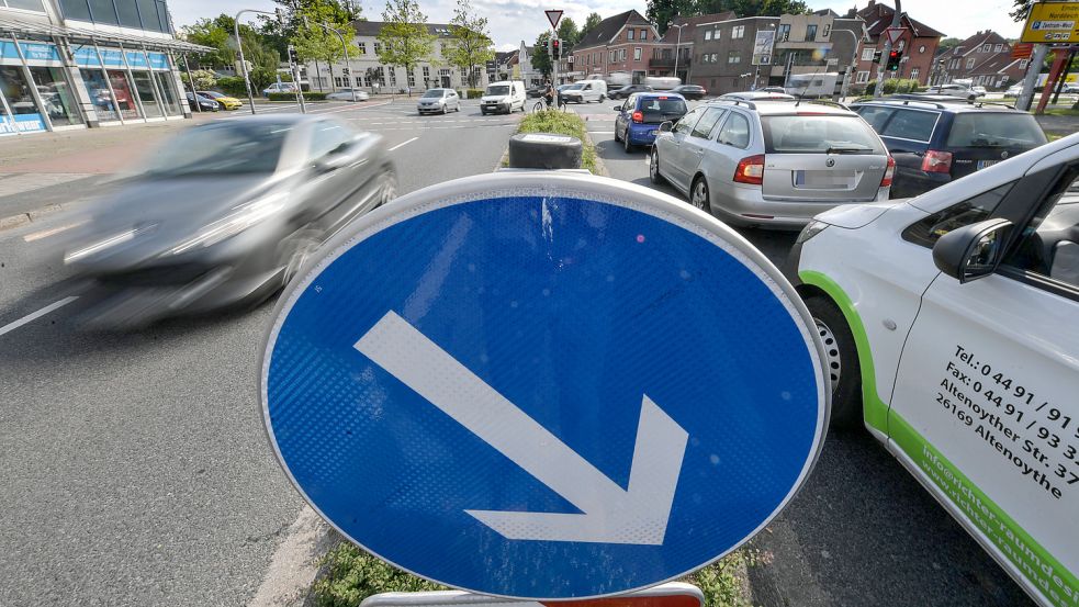 Zwei Fahrstreifen in jede Richtung: So viel Platz wie am Pferdemarkt brauchen Autos in Aurich künftig nicht mehr, meint die Firma PGT Umwelt und Verkehr GmbH. Foto: Archiv/Ortgies