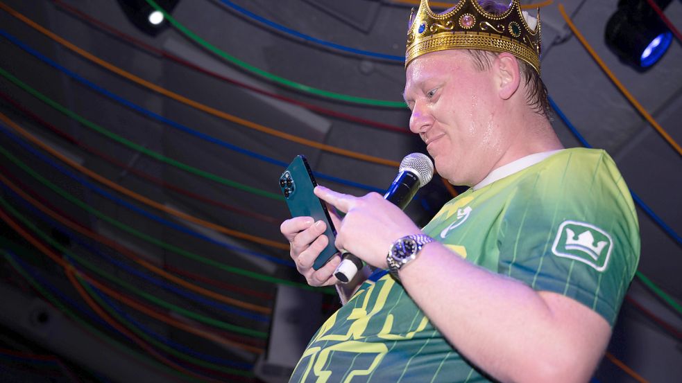 Twitch-König Knossi ist Teilnehmer der zweiten Staffel „7 vs. Wild“, hier zu sehen im Megapark der Playa de Palma. Foto: Imago Images / nicepix.world