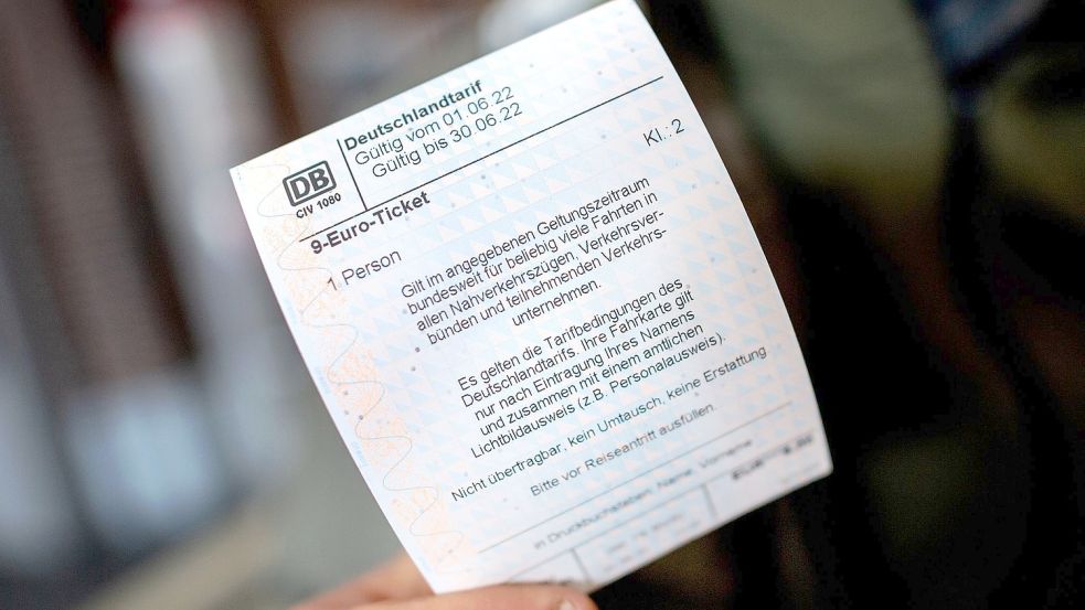 Eine Verlängerung des 9-Euro-Tickets ist trotz des Erfolgs der Aktion vorerst nicht geplant. Foto: Hauke-Christian Dittrich/dpa