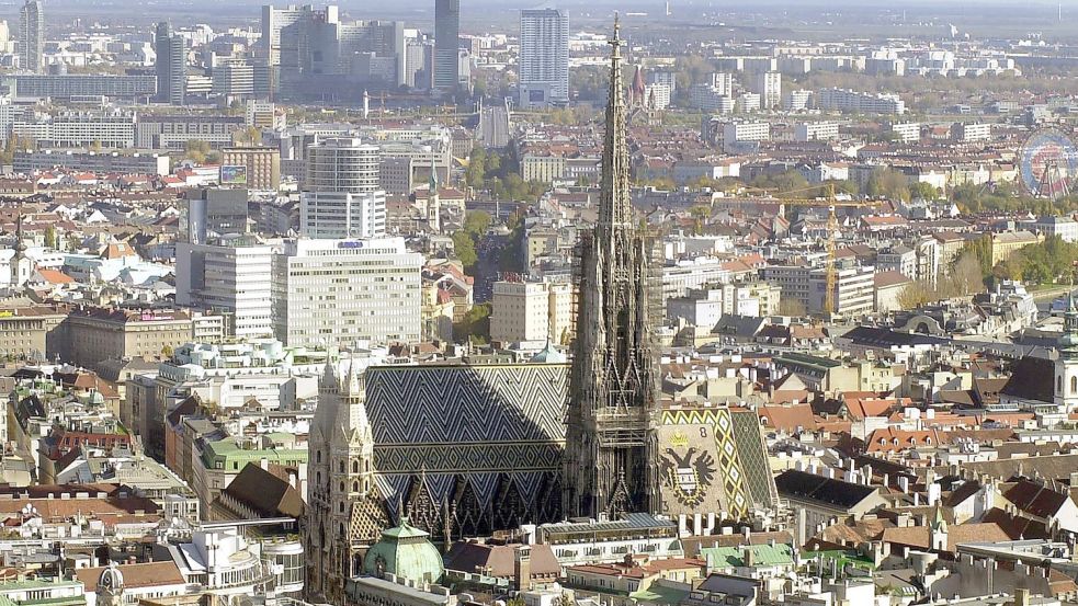 Der Stephansdom im Zentrum der Wiener Innenstadt - dort lohnt es sich laut Städte-Ranking zu leben. Foto: Roland Schlager/apa/dpa