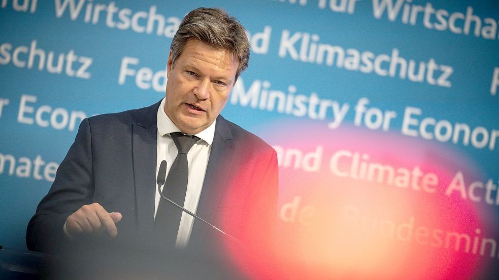 „Es ist ein externer Schock“: Bundeswirtschaftsminister Robert Habeck. Foto: Michael Kappeler/dpa