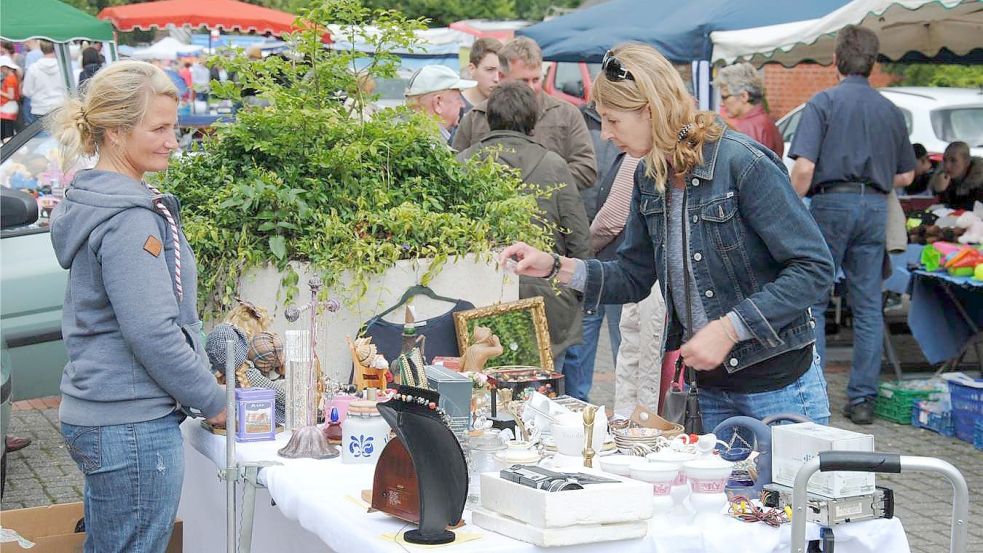 Am Sonntag erwartet die Besucher des Stadtfestes ein Flohmarkt. Archivfoto: Behrends