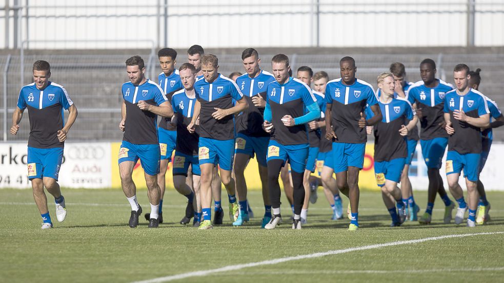 Die Emder absolvierten am Mittwoch das erste Training der Vorbereitung. Foto: Doden