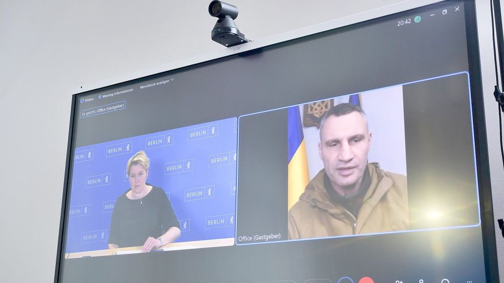 Ein von der Senatskanzlei in Berlin zur Verfügung gestelltes Foto zeigt das Fake-Videotelefonat zwischen einem vorgeblichen Vitali Klitschko mit Berlins Regierender Bürgermeisterin Franziska Giffey (SPD). Foto: -/Senatskanzlei Berlin/dpa