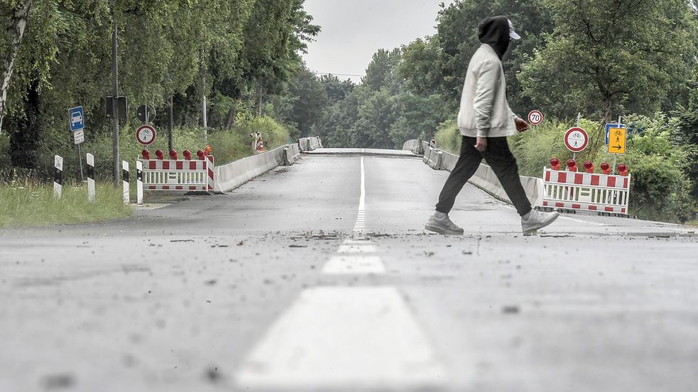 Fußgänger statt Autos: Der gesperrte Stadtring ist für viele Autofahrer ein Ärgernis. Für Polizei, Feuerwehr und Rettungswagen ist er ein Problem. Foto: Ortgies