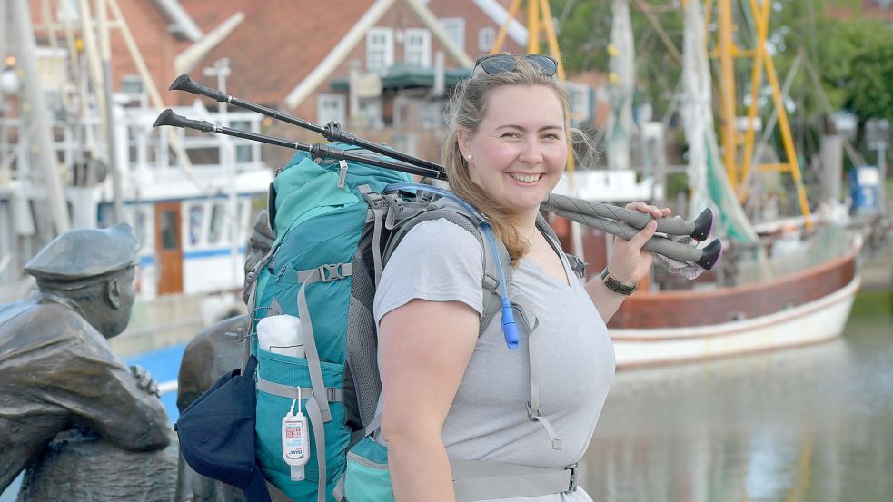 Jaqueline Lubina am Hafen von Neuharlingersiel. Foto: Ortgies