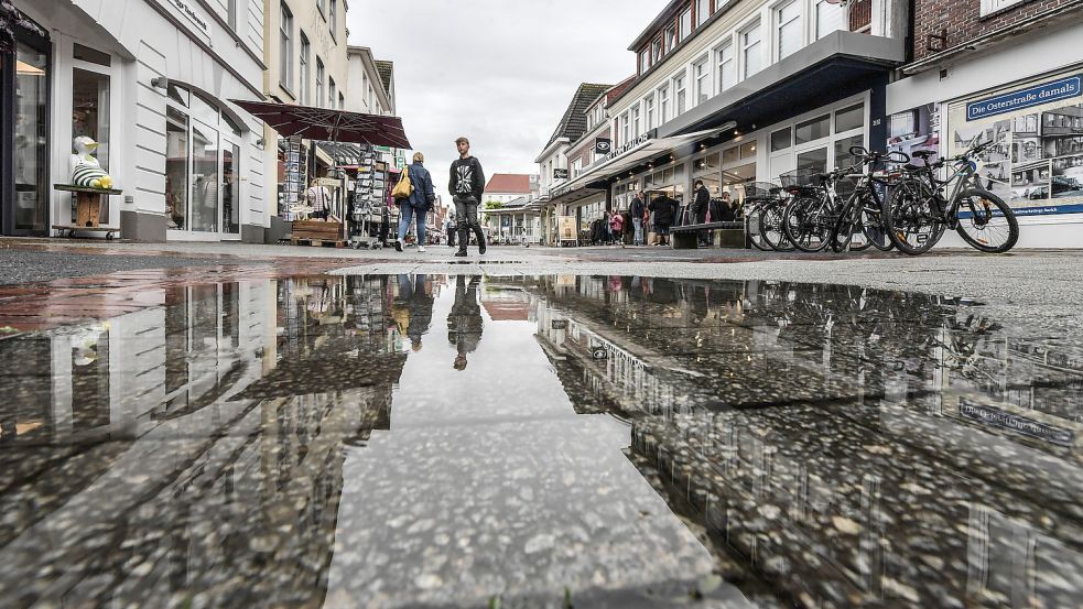 Diese Waschbetonoptik wird in der Auricher Fußgängerzone bald Geschichte sein. Foto: Ortgies