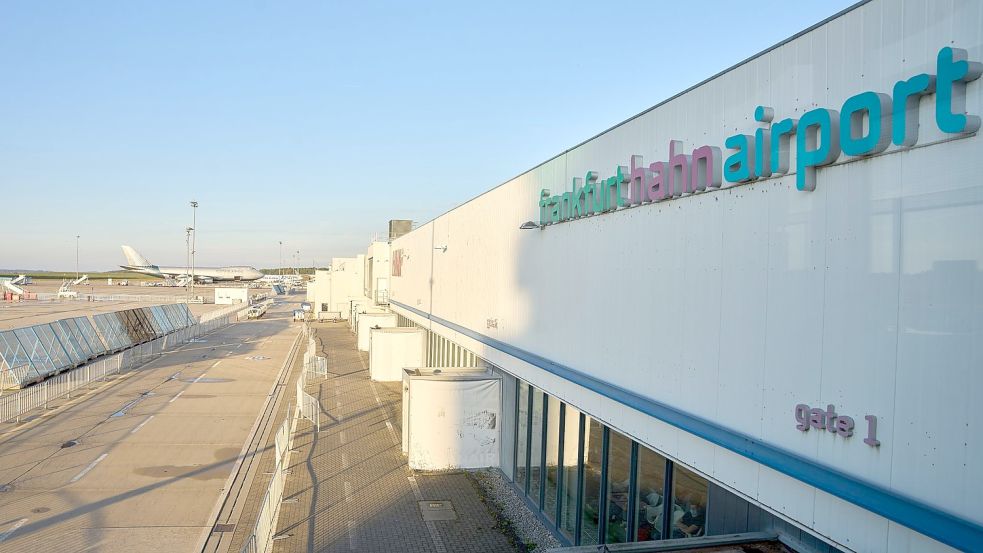 Der insolvente Hunsrück-Flughafen Hahn ist verkauft. Foto: Thomas Frey/dpa
