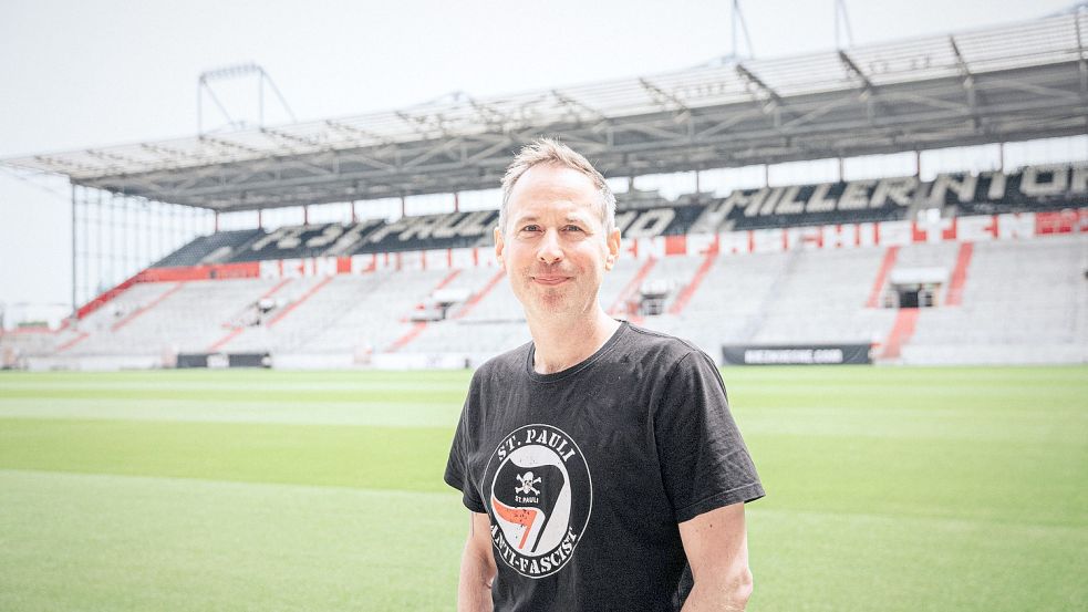 Patrick Gensing (48), Pressesprecher beim FC St. Pauli, spricht öffentlich über die Transgeschlechtlichkeit seines Kindes. Foto: FC St. Pauli