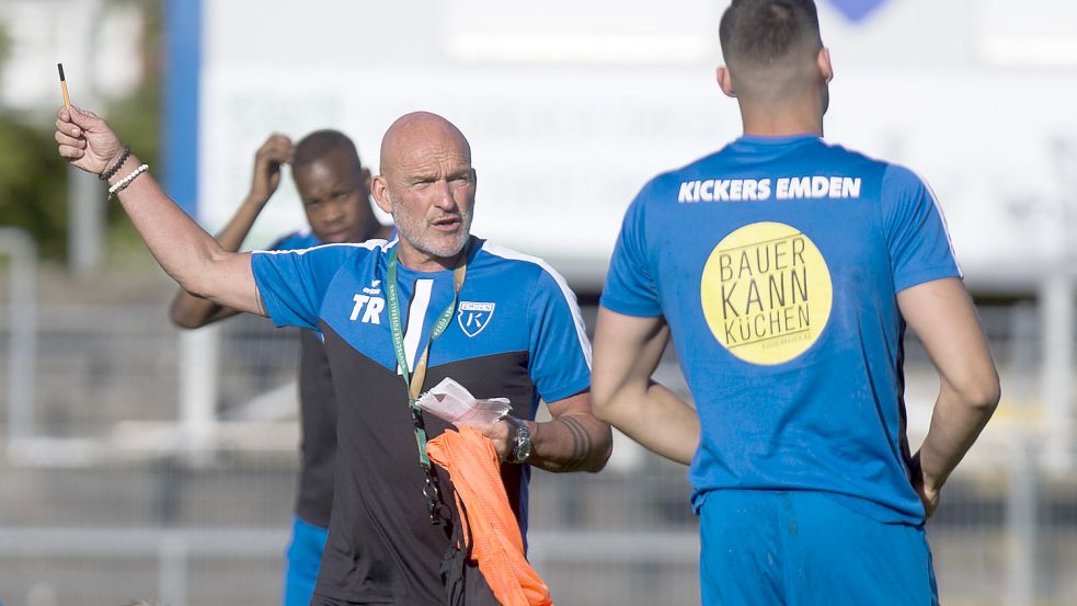 Kickers-Trainer Stefan Emmerling freut sich auf die starken Gegner zum Auftakt der Regionalliga-Saison. Foto: Doden