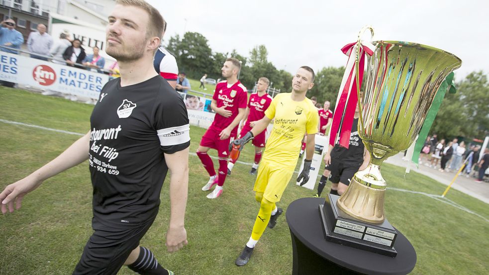 Holtland ist im Rennen um den begehrten Ostfriesland-Cup-Pokal noch dabei, trifft im Viertelfinale nun auf den Holter SV oder Germania Leer. Foto: Doden/ Emden