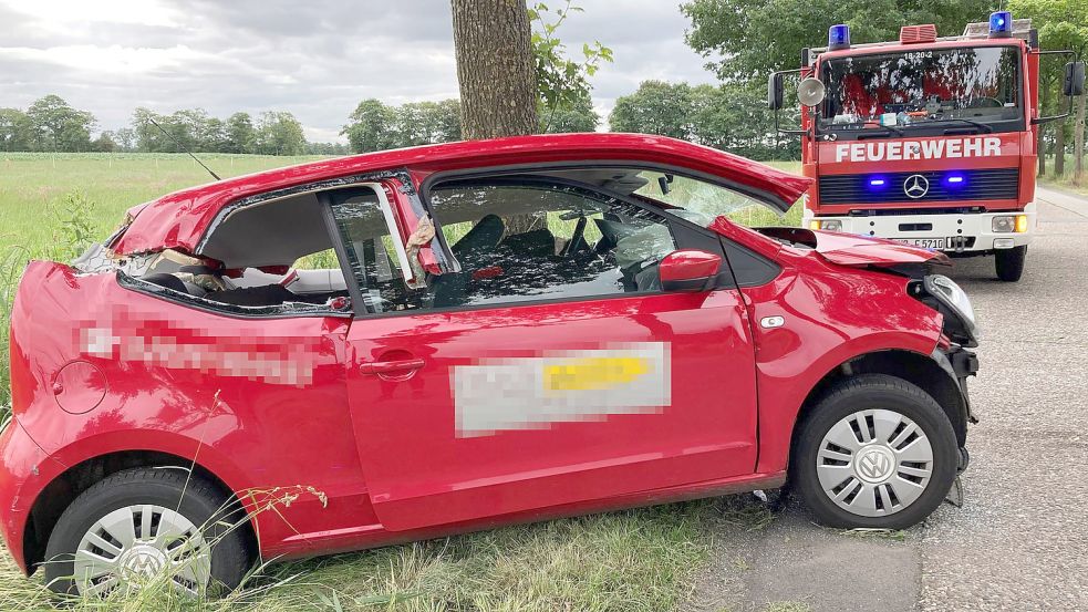 Das Auto blieb auf dem Seitenstreifen liegen. Foto: Böning