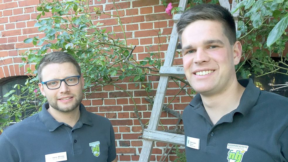 Hannes Wilhelms (links) aus Lammertsfehn und Tammo Ippen aus Neuwesteel engagieren sich nicht nur für die Landjugend in ihren Heimatdörfern, sondern auch auf Landesebene. Foto: Schneider-Berents