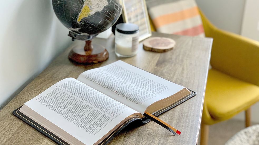 Für der nächsten Reise noch schnell die Landessprache lernen? Mit manchen Sprachen geht es vielleicht schneller, als gedacht. Foto: Tim Wildsmith/unsplash