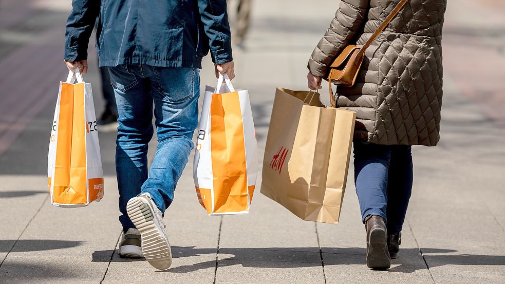 Shopping macht glücklich. Dabei hat es für unseren Planeten verheerende Folgen. Foto: Frankenberg/dpa