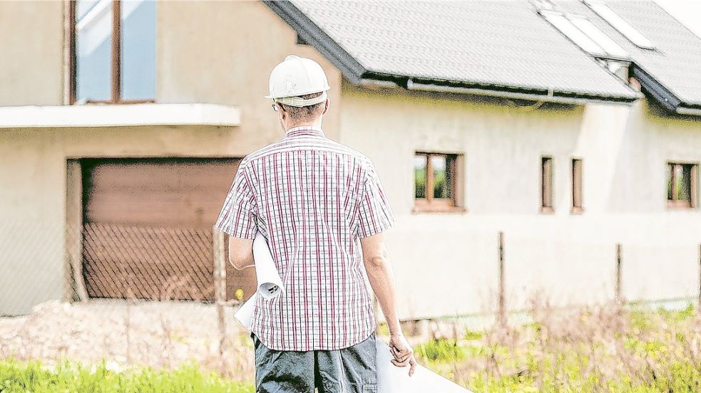 Wer ein Haus bauen will, kann in Wiesmoor schneller an sein Ziel kommen, wenn er ein Familienmitglied pflegt. Symbolfoto: Pixabay