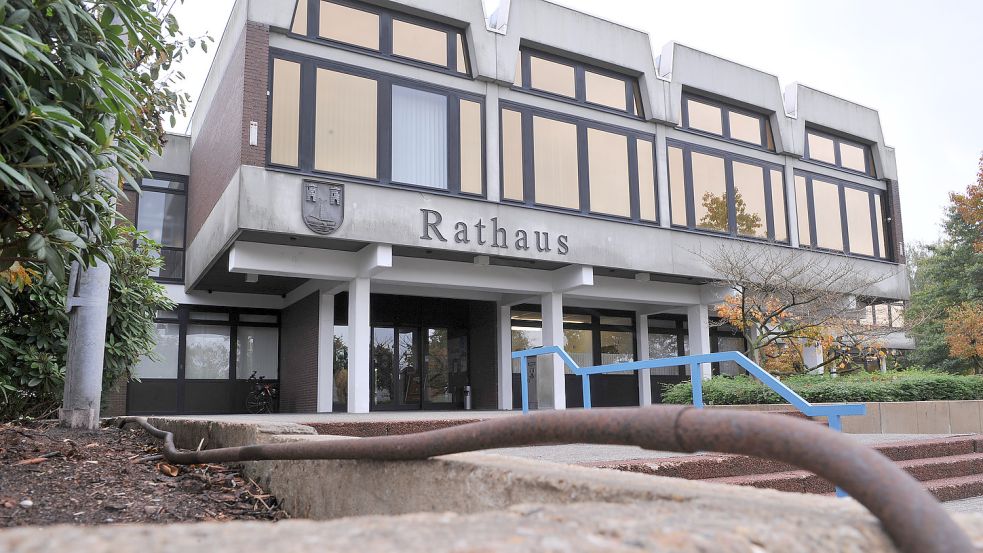 Was wird teurer: Rathausneubau in Moormerland oder eine Sanierung? Das ist noch zu klären. Foto: Ortgies/Archiv