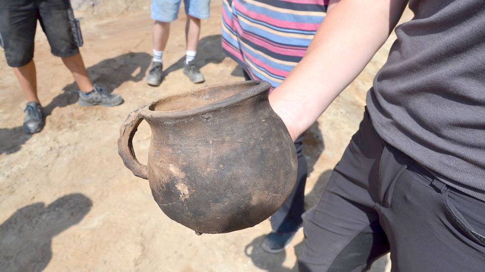 Mehr als 800 Jahre alt ist dieser Kugeltopf.