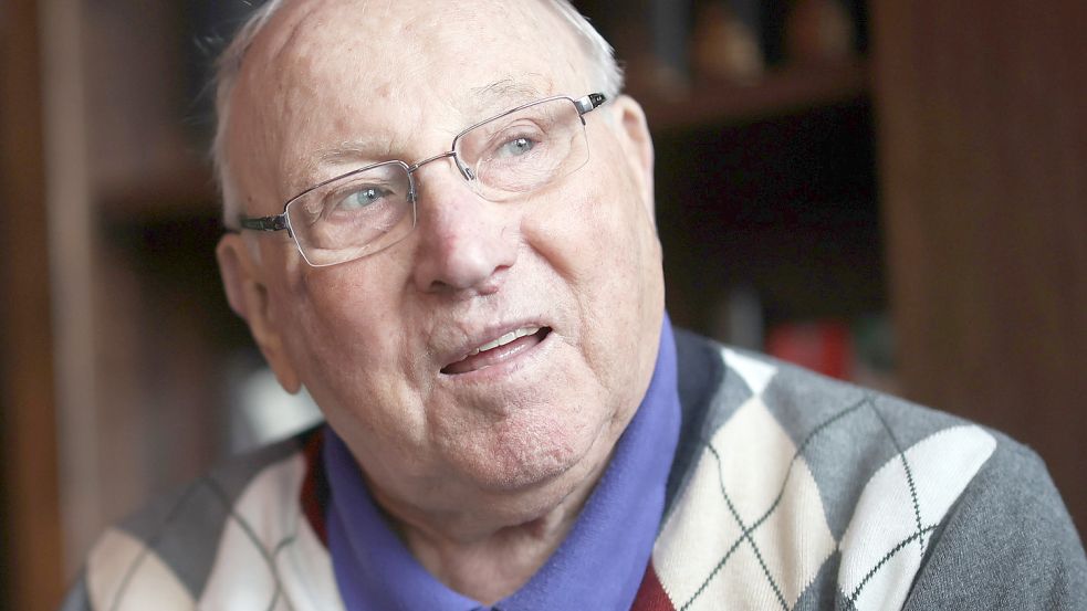 Der ehemalige Fußballprofi Uwe Seeler ist tot. Foto: dpa/Christian Charisius