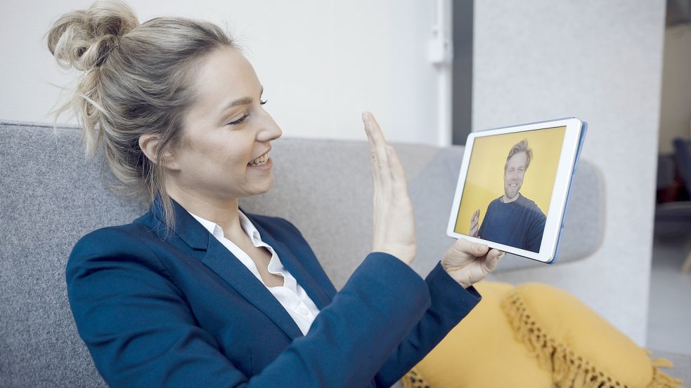 Die Videokonferenz ist das Areal eines neuen Benimm-Codes. Nicht immer klappt es so gut wie auf diesem Bild. Bisweilen droht der Tritt ins Technäpfchen. Foto: www.imago-images.de