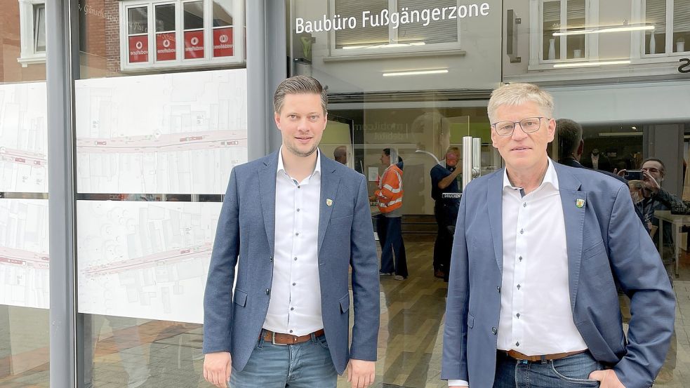 Das Baubüro in der Burgstraße 37 ist für Bürgermeister Horst Feddermann und Bernd Ewerth, Leiter des Tiefbauamtes, ein wichtiger Baustein für die Kommunikation mit den Anwohnern und Geschäftsleuten. Foto: Bär