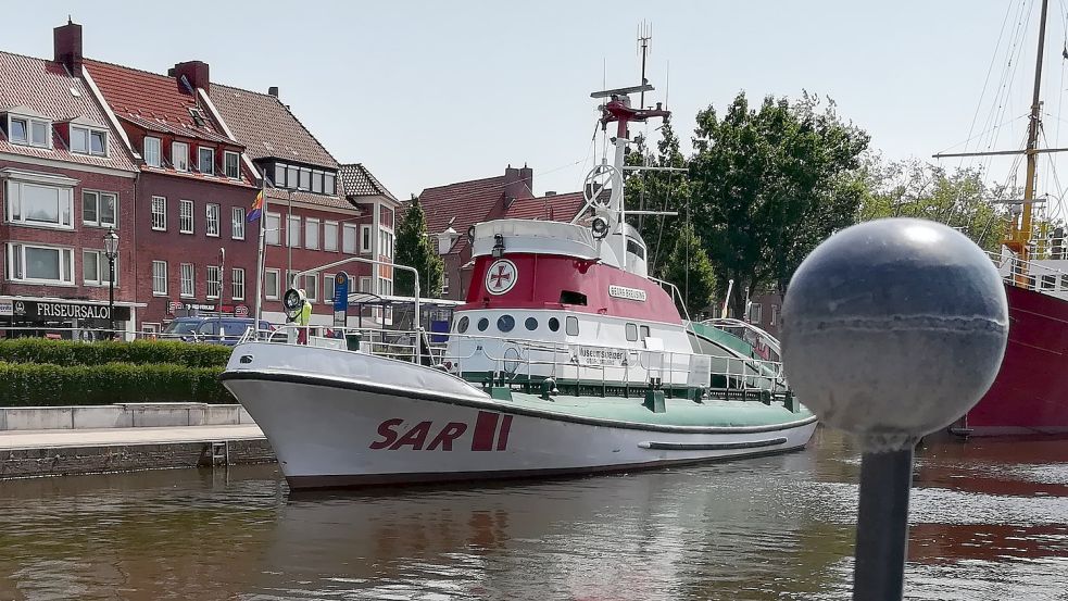 SAR – Search and Rescue kennzeichnet die „Georg Breusing“ international als Seenotrettungskreuzer. Foto: Klinke