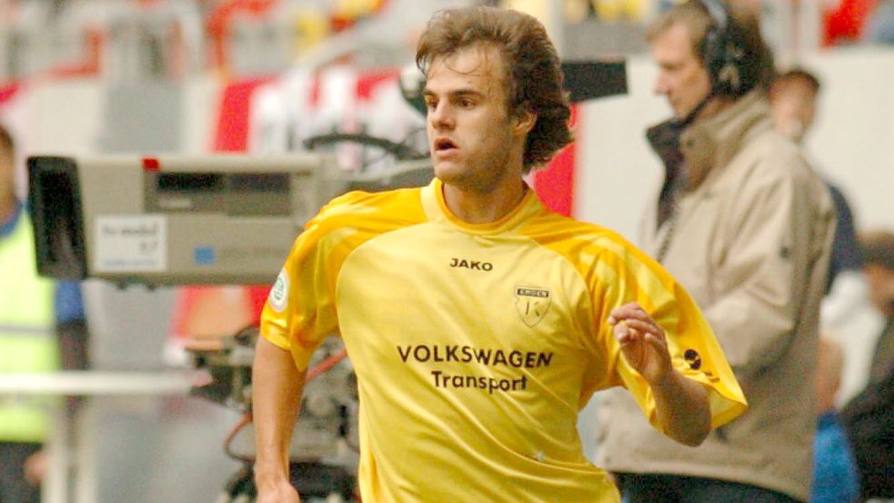 Am 17. September 2005 zeigte der damalige Kickers-Spieler Falk Schindler beim 2:1-Sieg in Düsseldorf eine starke Leistung. Doch die Partie hatte noch ein langes Nachspiel. Archivfoto: Doden/Emden