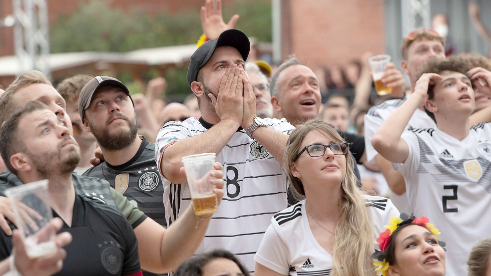Die Gemeinde Moormerland erhofft sich viele Zuschauerinnen und Zuschauer beim geplanten Public Viewing des EM-Finales zwischen Deutschland und England. Symbolfoto: Zinken/dpa