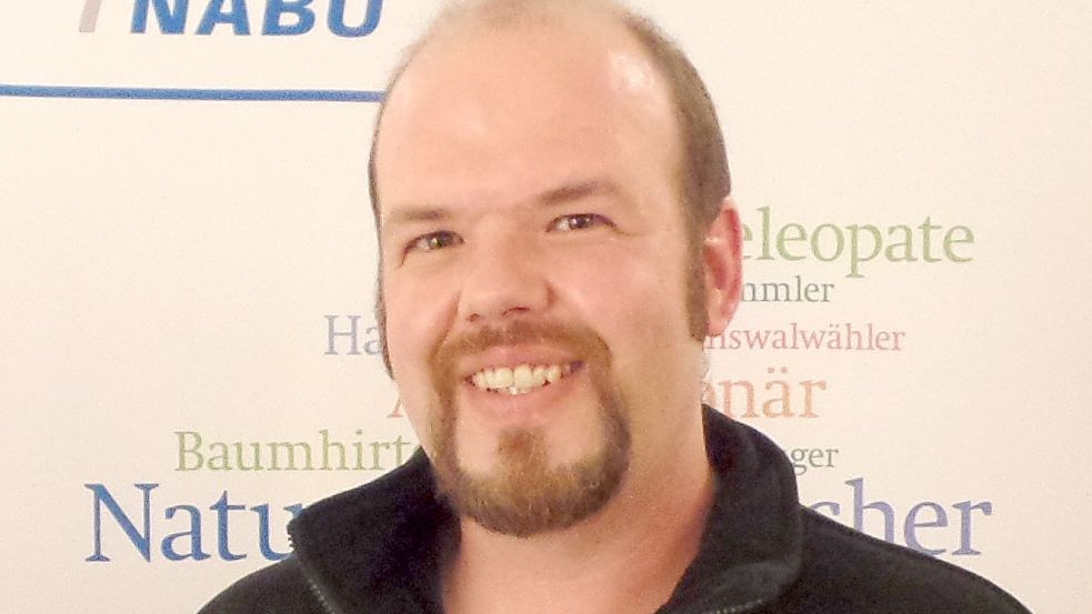 Jan Schürings, Nabu-Regionalgeschäftsführer Ostfriesland, freut sich, dass Mitglieder des Naturschutzbundes (Nabu) und Interessierte aus der Region Rhauderfehn und Ostrhauderfehn am Donnerstagabend die Nabu-Gruppe Overledingerland gegründet haben. Foto: Nabu Ostfriesland/Archiv