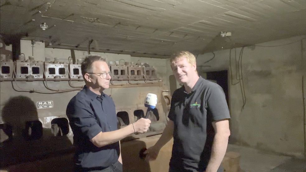 Enno Lenze beim Interview in seinem Bunker in Berlin. Foto: Tobias Schmidt