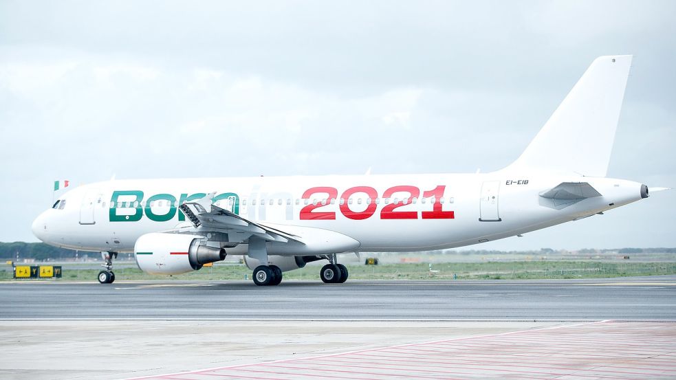 Ein Airbus A320 der italienischen Fluglinie Ita Airways auf dem Flughafen Fiumicino bei Rom. Foto: Roberto Monaldo/LaPresse via ZUMA Press/dpa