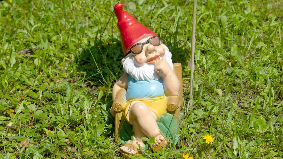 Mit Zwerg im Garten: So stellen sich viele den Durchschnittsdeutschen vor. Foto: Imago Images / photo2000