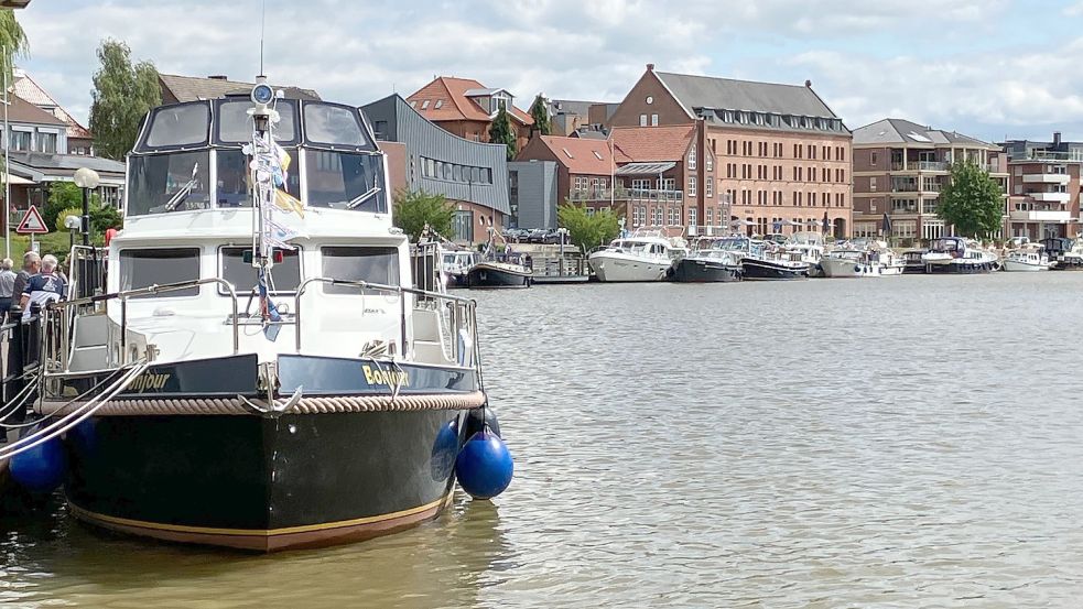 Die neugestaltete Uferpromenade im Hintergrund bietet einen tollen Ausblick. Foto: Kierstein/Archiv