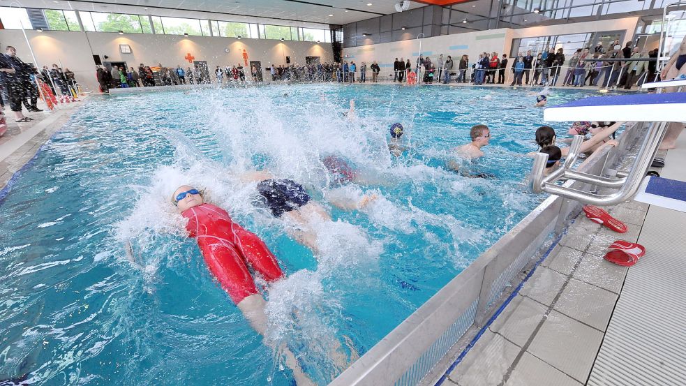 Platsch! Spiel- und Schwimmfreude im „De Baalje“ hat man derzeit nur eingeschränkt. Foto: Archiv/Ortgies