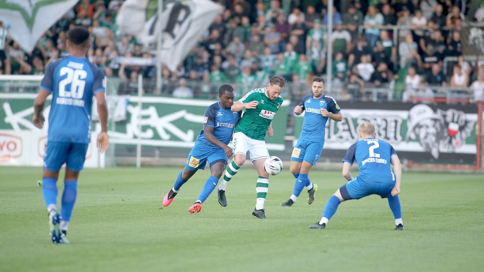 Kickers Emden gastierte beim Topfavoriten VfB Lübeck. Foto: 54 Grad