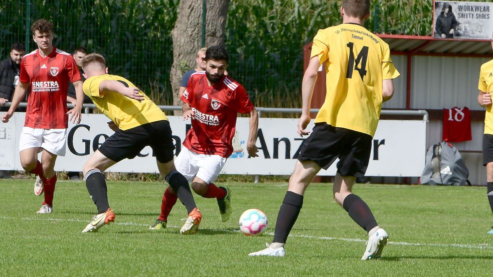 Daoud Jajan (Mitte) war mit zwei erzielten Treffern maßgeblich am TuRa-Erfolg beteiligt. Fotos: Damm