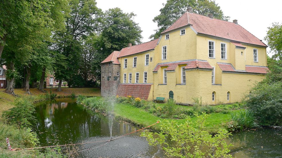Ein Wasserspiel wie auf dem Foto muss eigentlich von der Denkmalschutzbehörde beim Landkreis genehmigt werden. Das wurde in der Vergangenheit untersagt. Foto: Archiv